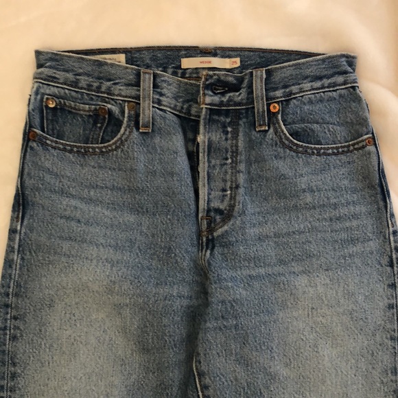 Levi’s High-Waisted Wedgie Jeans - Picture 3 of 12